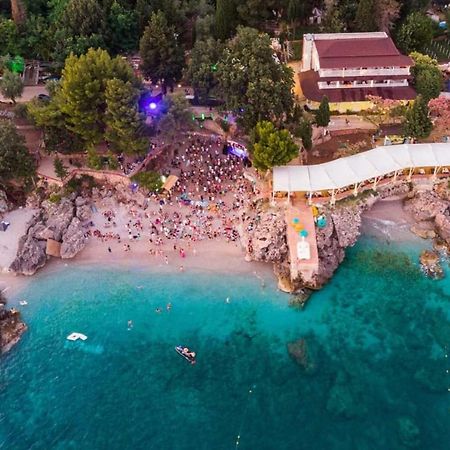Queen Vasilika Hotel Dhërmi Екстериор снимка