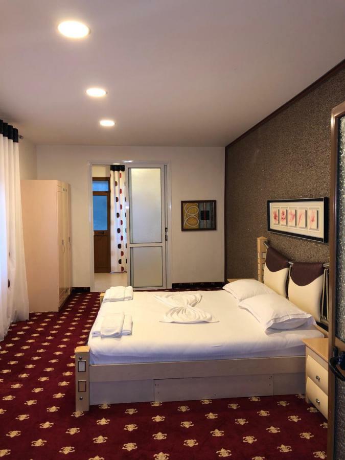 Queen Vasilika Hotel Dhërmi Екстериор снимка