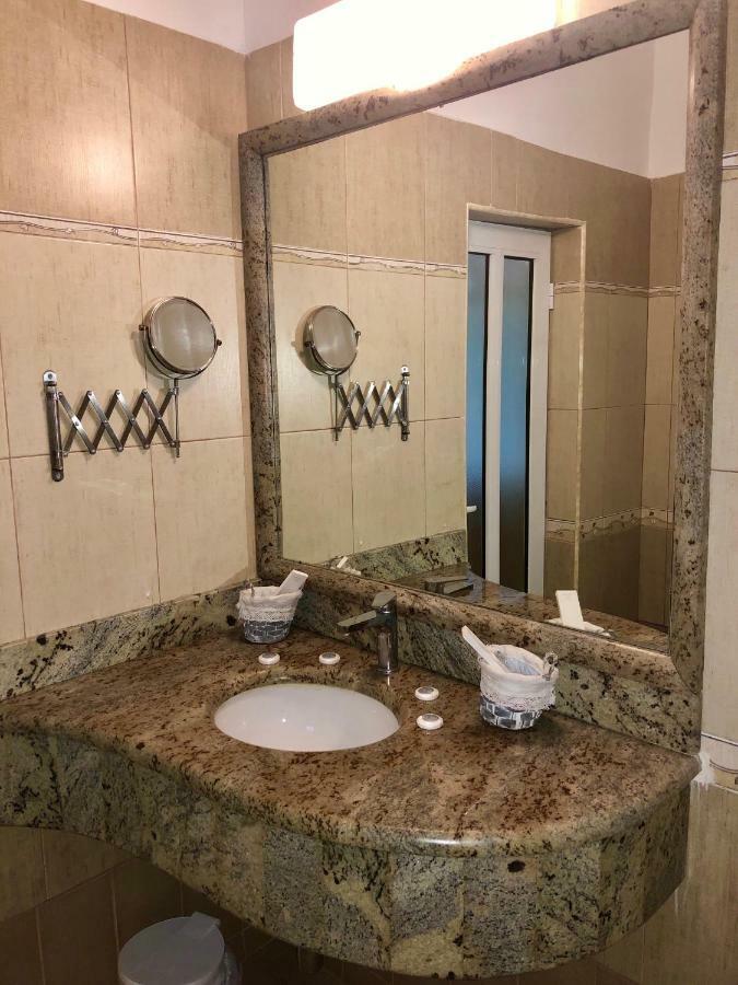 Queen Vasilika Hotel Dhërmi Екстериор снимка