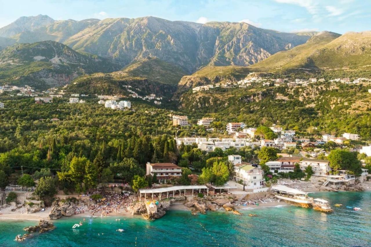 Queen Vasilika Hotel Dhërmi Екстериор снимка