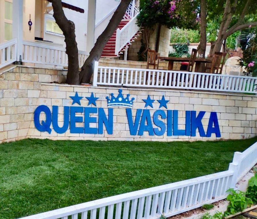 Queen Vasilika Hotel Dhërmi Екстериор снимка